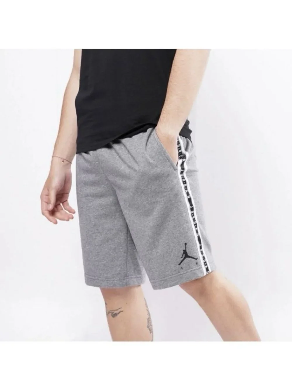 NIKE Air Jordan Size S Essential Fleece Logo Basketball Gray 9” Sweat Shorts